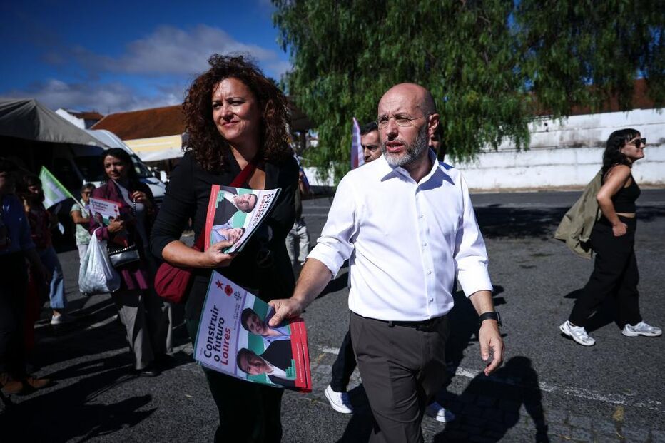 Rui Tavares e Marisa Matias em Loures criticam PS, PSD e PCP devido a barracas