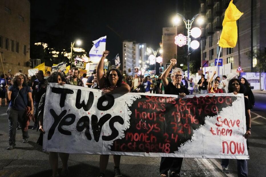 Milhares nas ruas de Israel pediram o fim da guerra e a libertação dos reféns