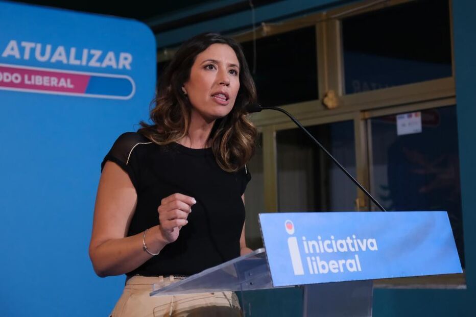 Mariana Leitão, da Iniciativa Liberal, em campanha para as autárquicas perto de Lisboa