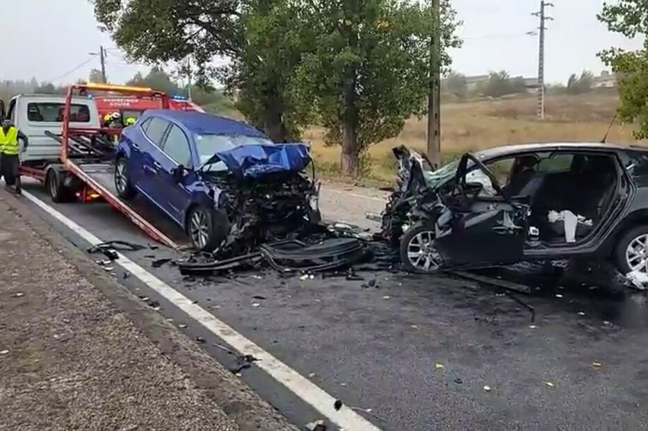 Colisão frontal mata família brasileira em Soure