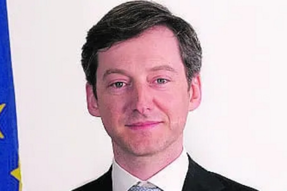 Governante milionário com apoio para pagar a renda