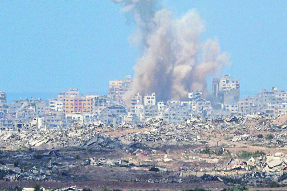 Forças israelitas continuam a bombardear Gaza 