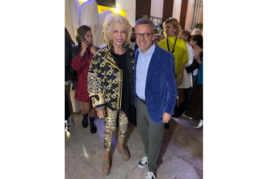 Caras conhecidas posam juntas num evento