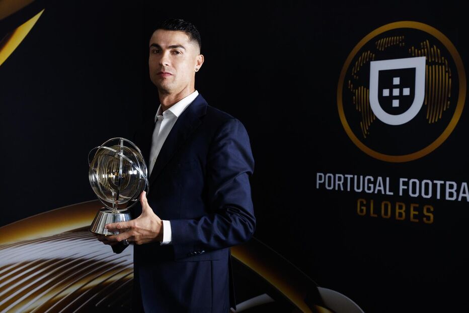 Cristiano Ronaldo recebe o Globo de Prestígio nos Portugal Football Globes