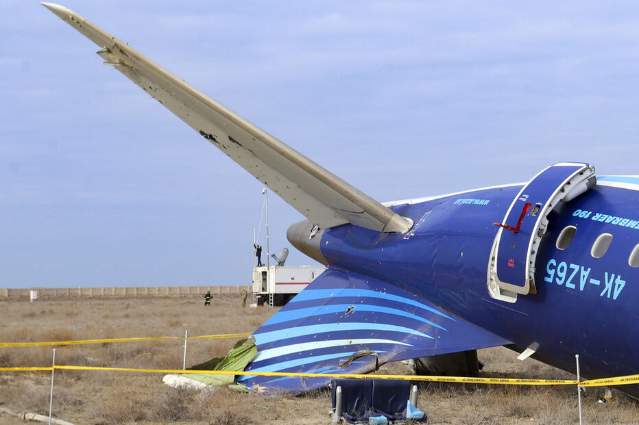 Avião da Azerbaijan Airlines caiu no Mar Cáspio, admitindo Putin envolvimento russo