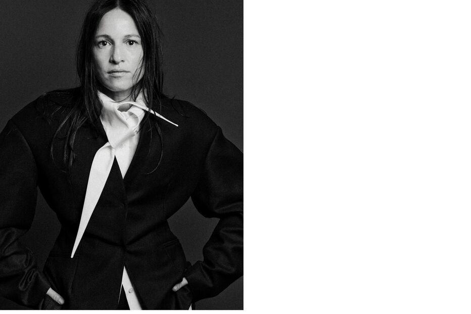 Carminho lança disco 'Eu Vou Morrer de Amor ou Resistir' com poemas de Amália Rodrigues