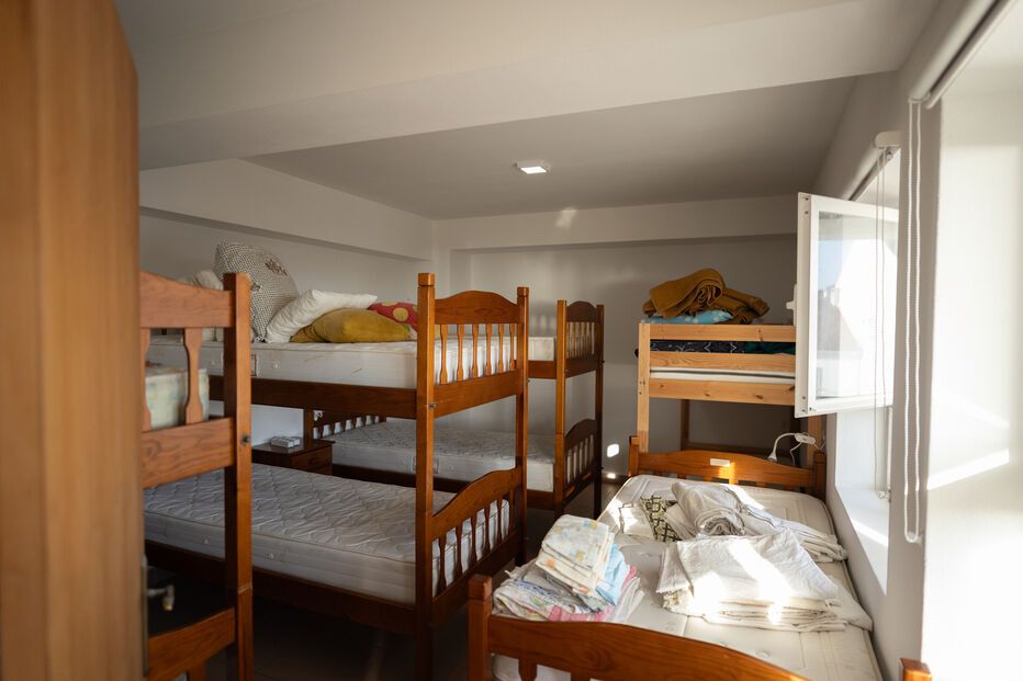 Voluntários unidos na ReCria para transformar casas e comunidades