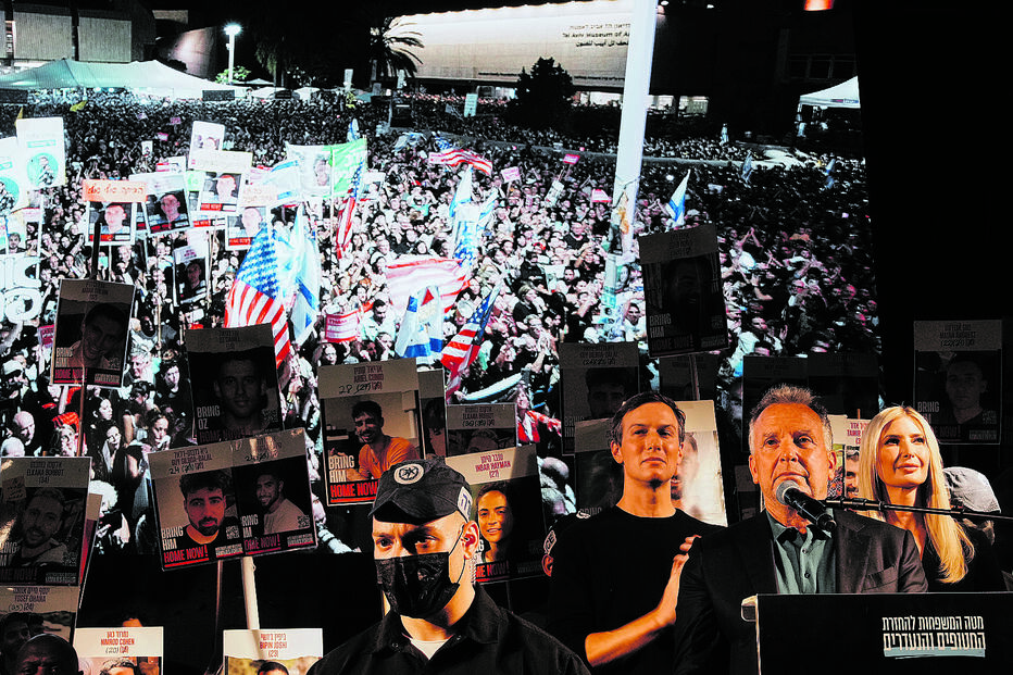 Milhares aplaudem Trump e assobiam Netanyahu