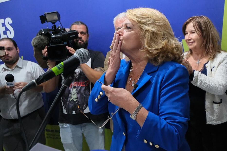  Candidata independente à Câmara Municipal de Setúbal, Maria das Dores Meira, durante discurso de vitória 