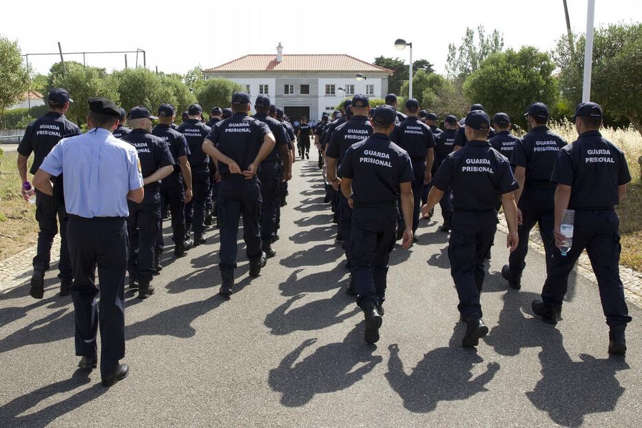 Só 58 alunos compareceram ao início do curso de guardas prisionais