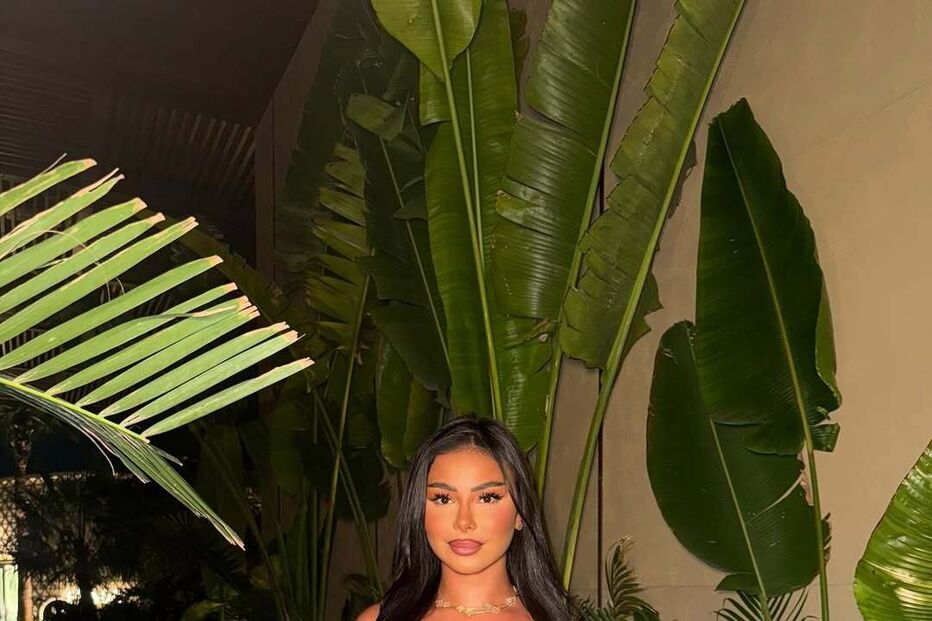 Influencer Maeva Ghennam condenada por publicidade enganosa nas redes sociais em França