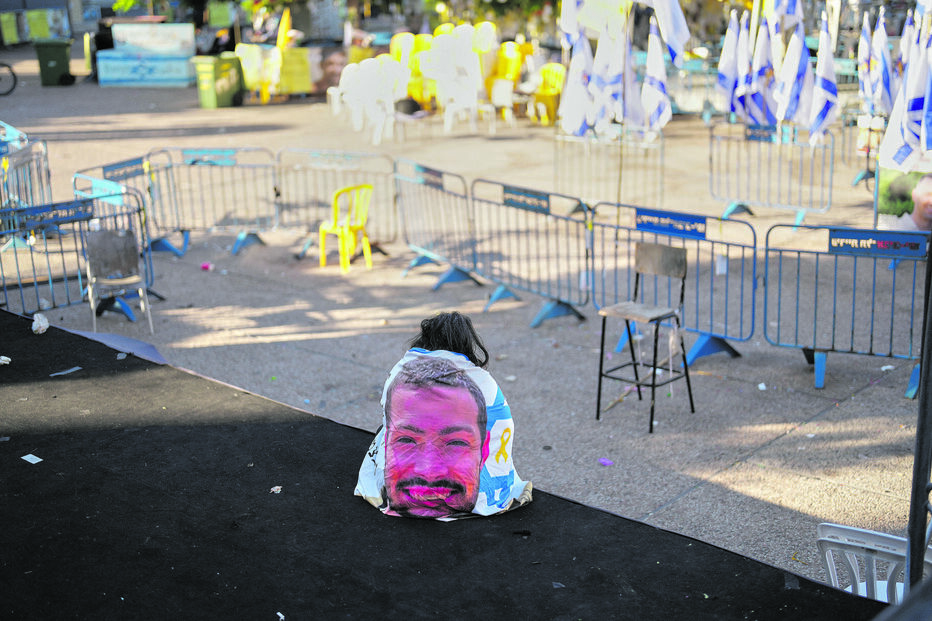 Pertences  dos reféns mortos devolvidos pelo Hamas foram entregues  às famílias 