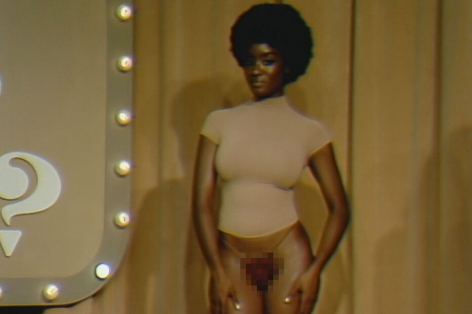 Kim Kardashian lança coleção polémica de roupa interior SKIMS