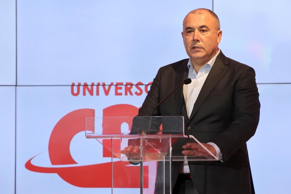 Orador apresenta medições de audiência de rádio