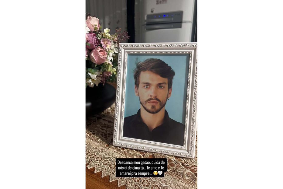 Homenagem ao ator Bruno Cabrerizo, que faleceu