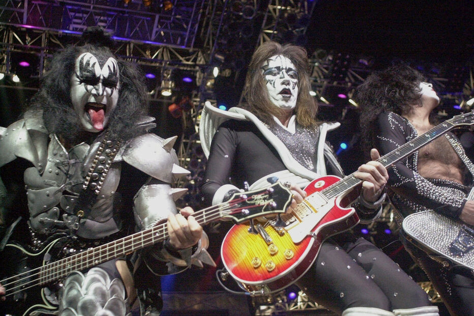 O guitarrista Ace Frehley, membro fundador dos Kiss, faleceu aos 74 anos