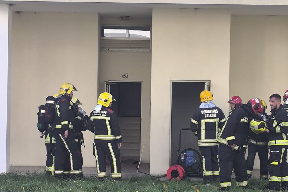 Incêndio deflagra em garagem em Rio Tinto