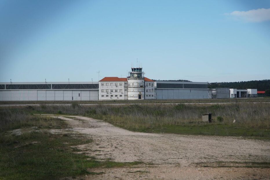 Aeródromo Militar de Tancos modernizado para nova unidade de helicópteros do Exército