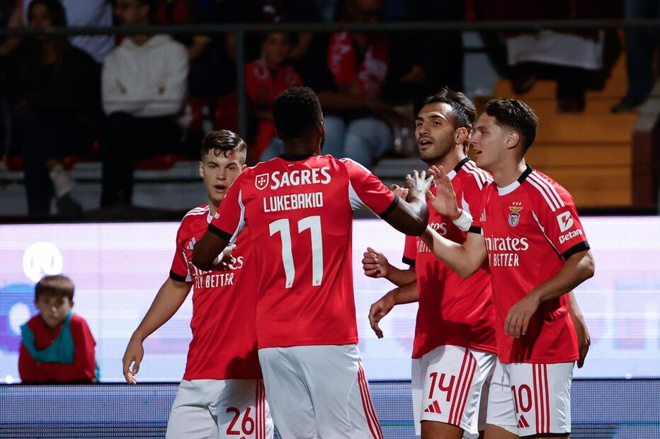 Benfica a vencer por 1-0 com golo de Pavlidis na Taça de Portugal