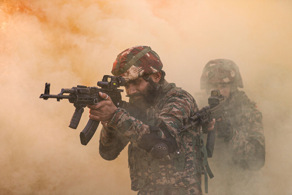 Paquistão ataca grupo terrorista no Afeganistão, perto da fronteira