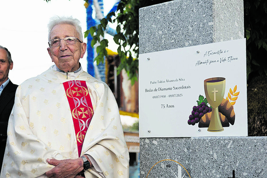 O padre Tobias tem 99 anos 