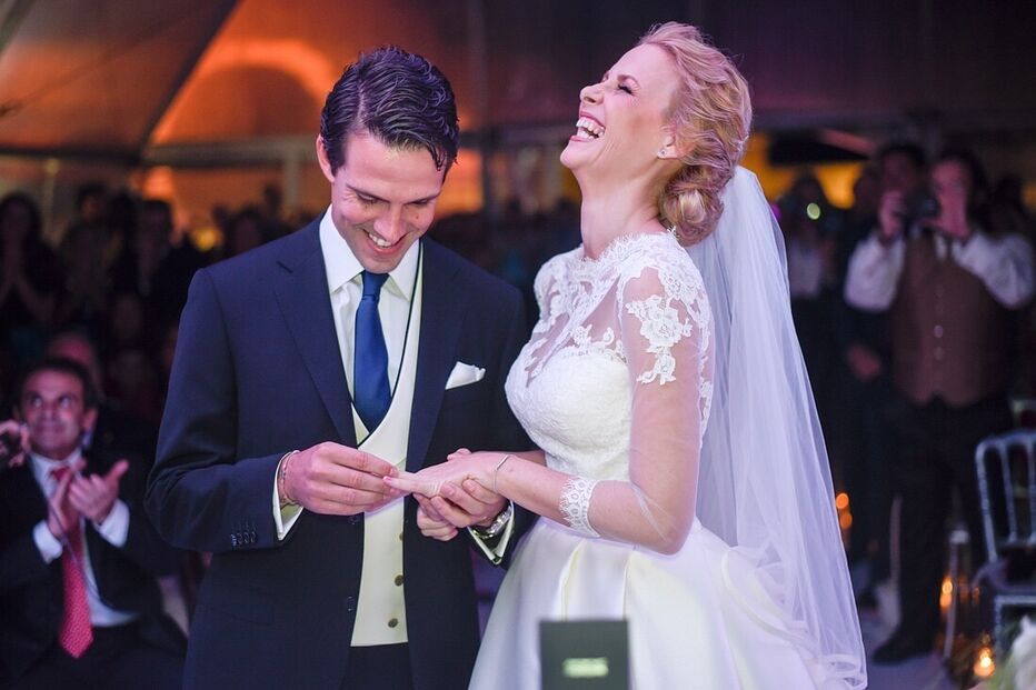 Dália Madruga celebra 10 anos de casamento com Marcos Tenório Bastinhas