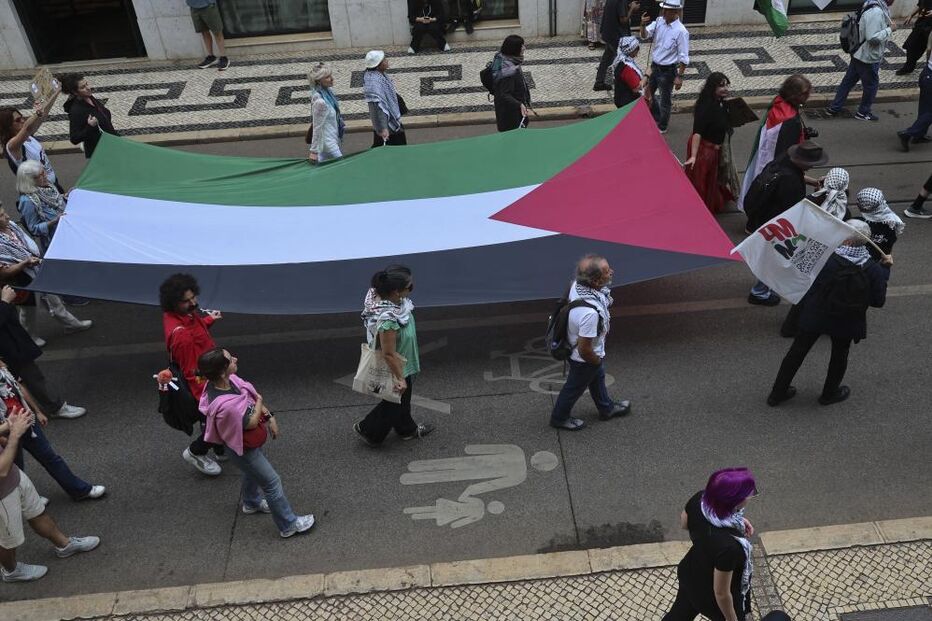 Milhares manifestam-se em Lisboa pela paz na Palestina e o cumprimento do cessar-fogo