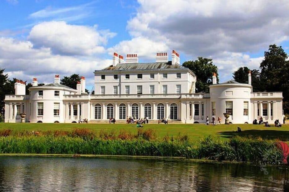 Royal Lodge, local onde o príncipe André reside, é foco de atenção sobre a origem da sua fortuna