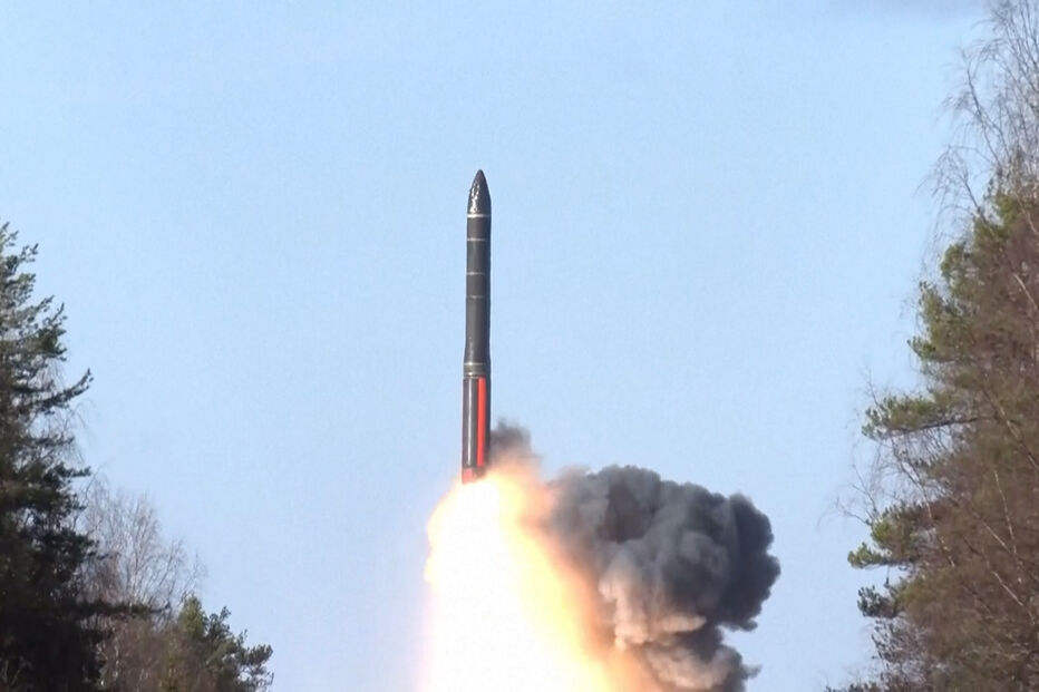 Rússia realiza exercícios com mísseis nucleares estratégicos
