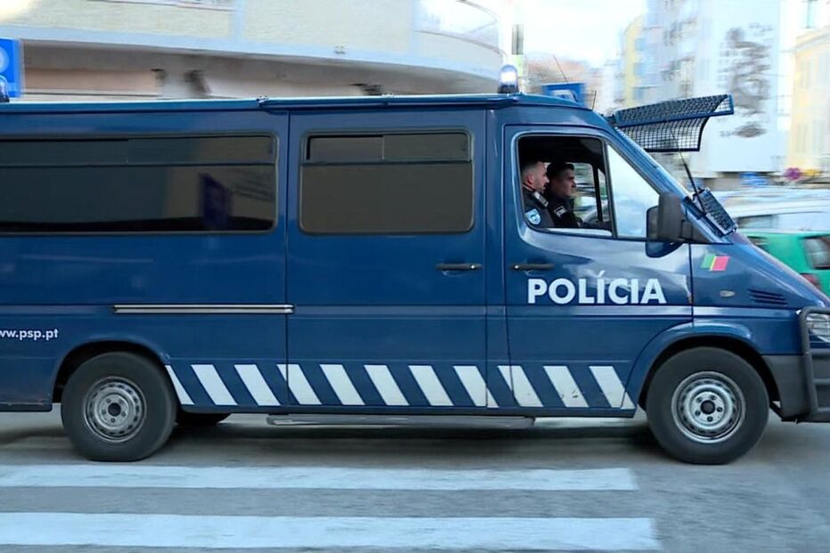PSP deteve dois jovens em Campo de Ourique por roubo de telemóveis a menores