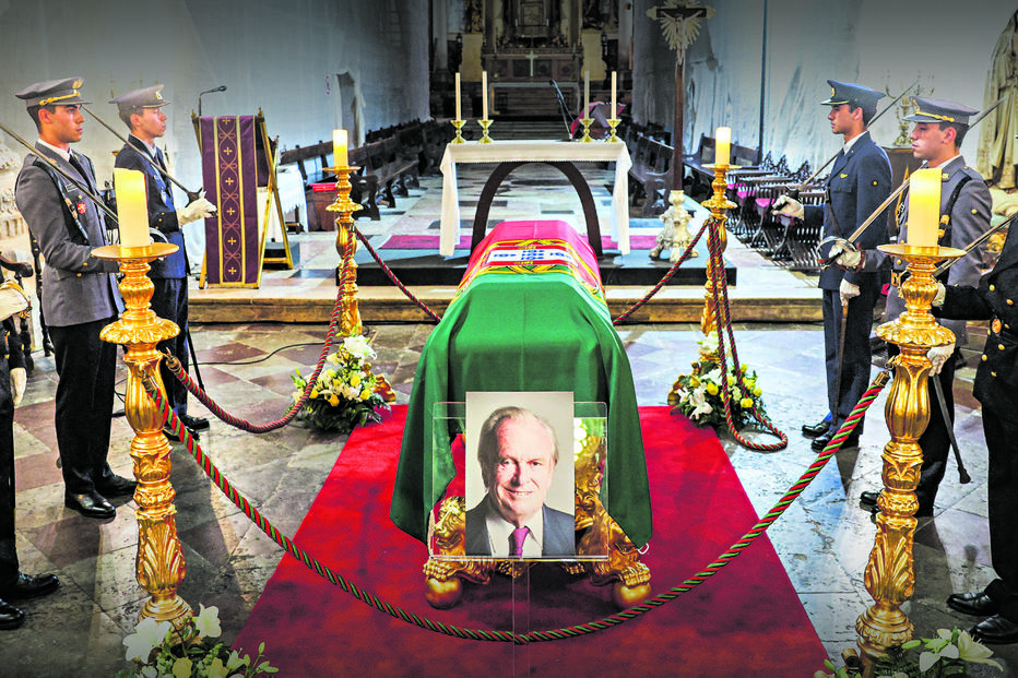 Missa de corpo presente no Mosteiro dos Jerónimos, em Lisboa