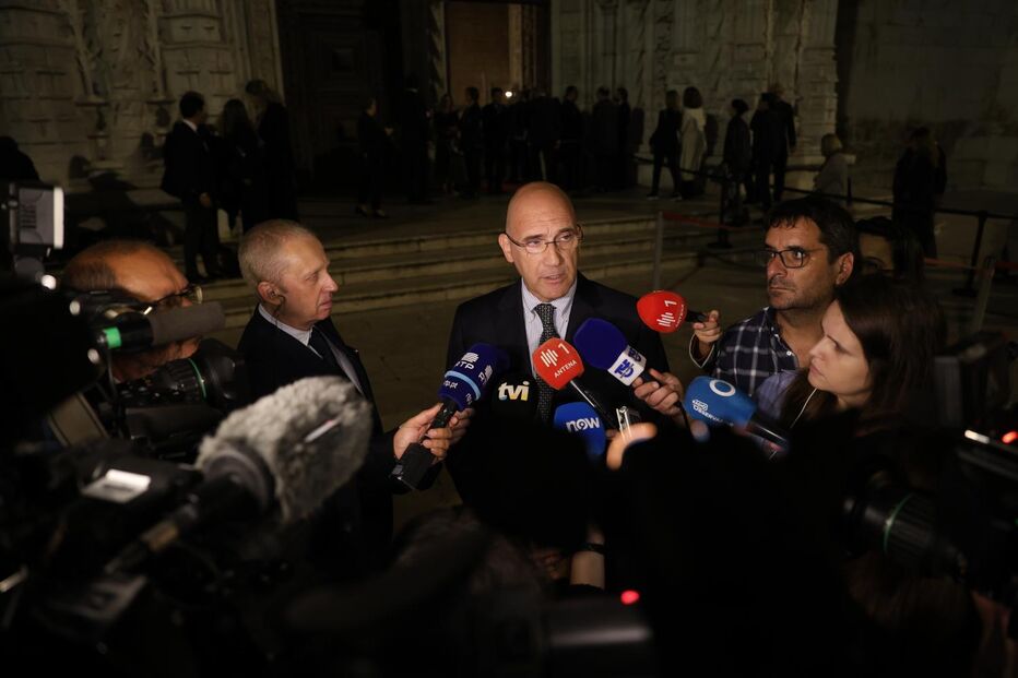 Pedro Passos Coelho no funeral de Francisco Pinto Balsemão.JPG