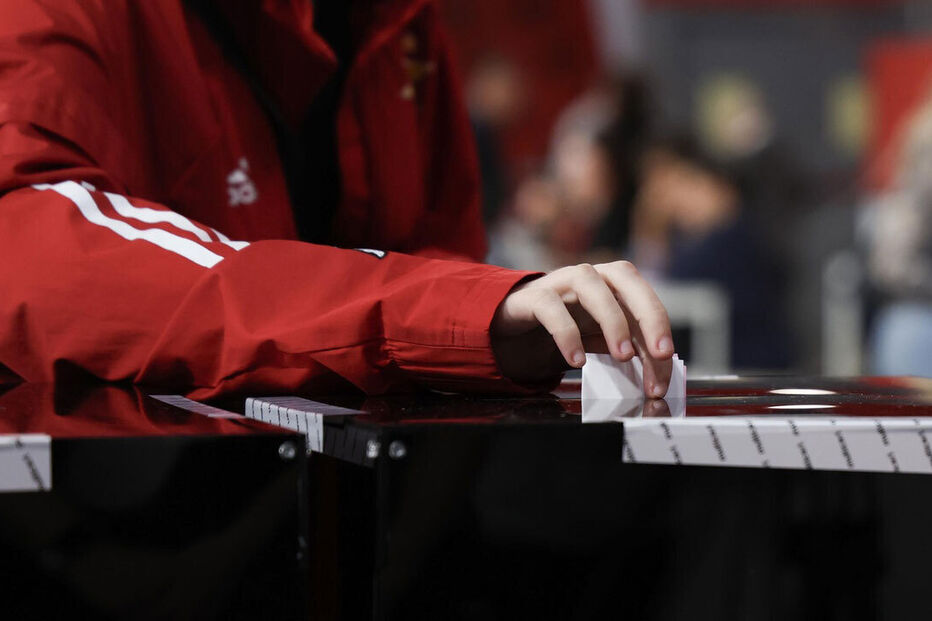 Sócio do Benfica a votar 