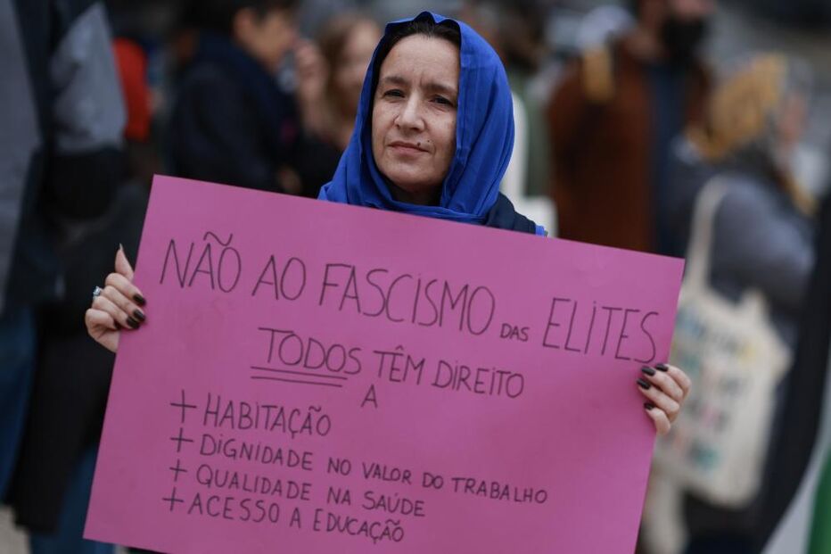 Manifestação no Porto contra o fascismo e por direitos como habitação e saúde