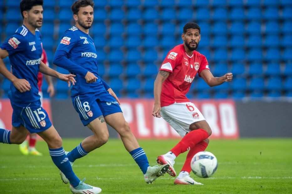 Santa Clara vence AVS por 2-0 em Ponta Delgada, com golos de Serginho e Vinicius