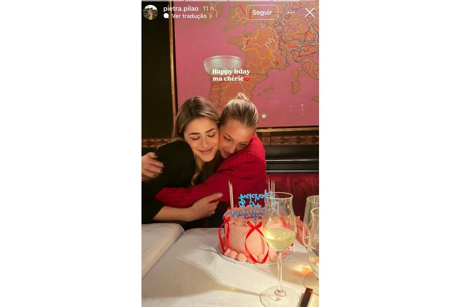 Margarida Corceiro celebra aniversário com amigos