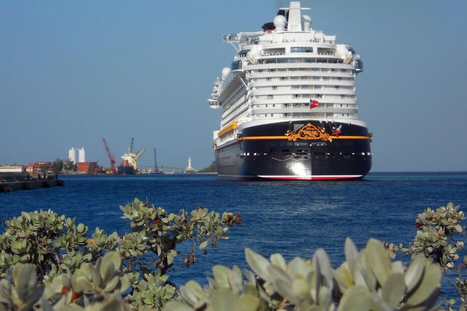 Criança de cinco anos cai ao mar durante cruzeiro da Disney nas Bahamas, a sudeste da Flórida