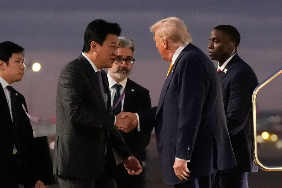 Trump encontra-se com dignitários no Japão, parte da visita à Ásia