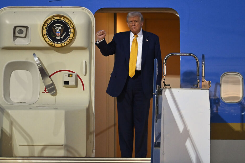 Trump chega ao Japão para visita de Estado à Ásia