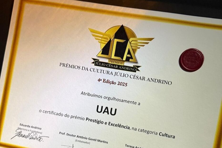 UAU recebe o certificado do Prémio Prestígio e Excelência na Cultura Júlio César Andrino