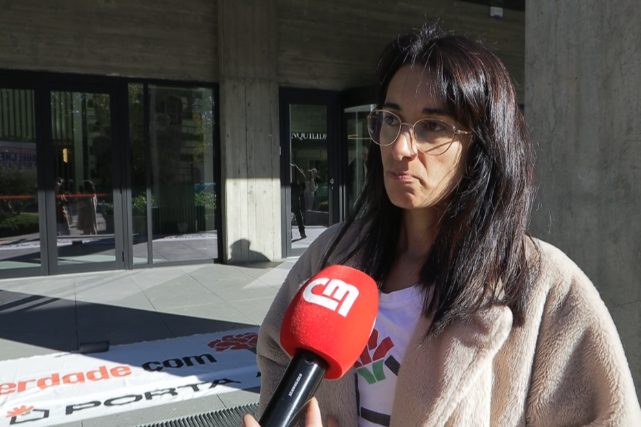 Protesto no IHRU, no Porto, devido a atrasos no pagamento do apoio à renda