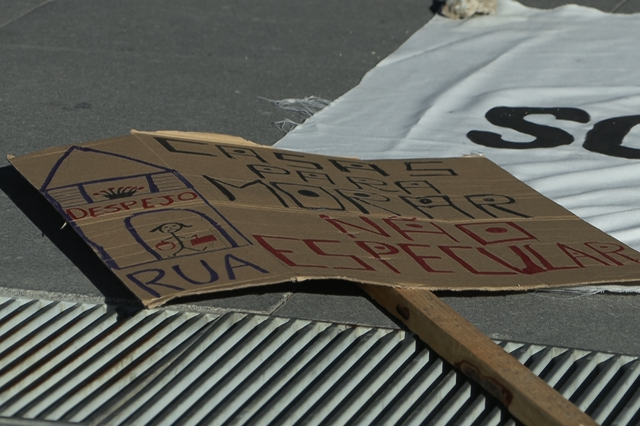 Protesto no Porto exige habitação digna e fim da especulação imobiliária