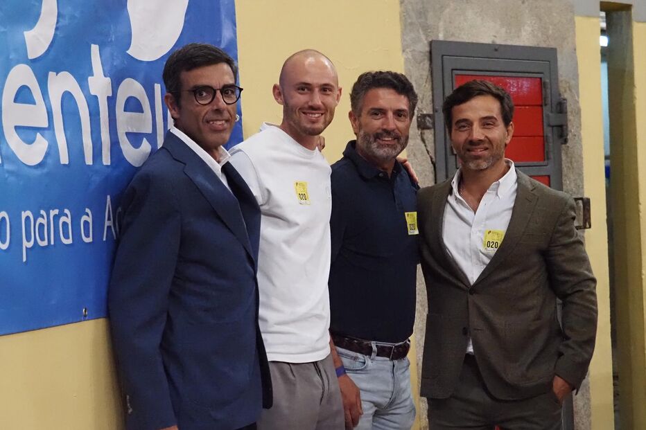 Craque norueguês do Benfica visita Évora e encontra pai de antiga estrela.
