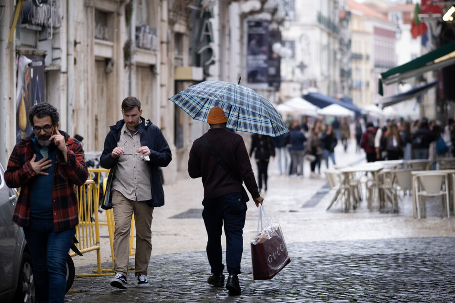 Aviso amarelo devido a chuva forte em Portugal continental até ao Dia de Finados