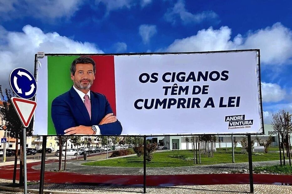 Cartazes de André Ventura criticados por associações ciganas com mensagem discriminatória