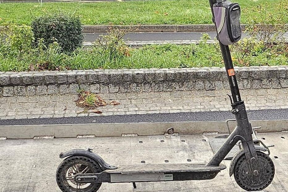 Condutor acusa excesso de álcool e consumo de drogas; trotinete foi apreendida!