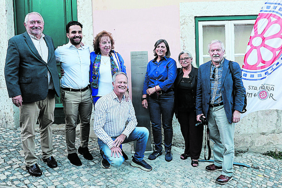 Foto de grupo com Teresa Martins Marques e Eduardo Cintra Torres