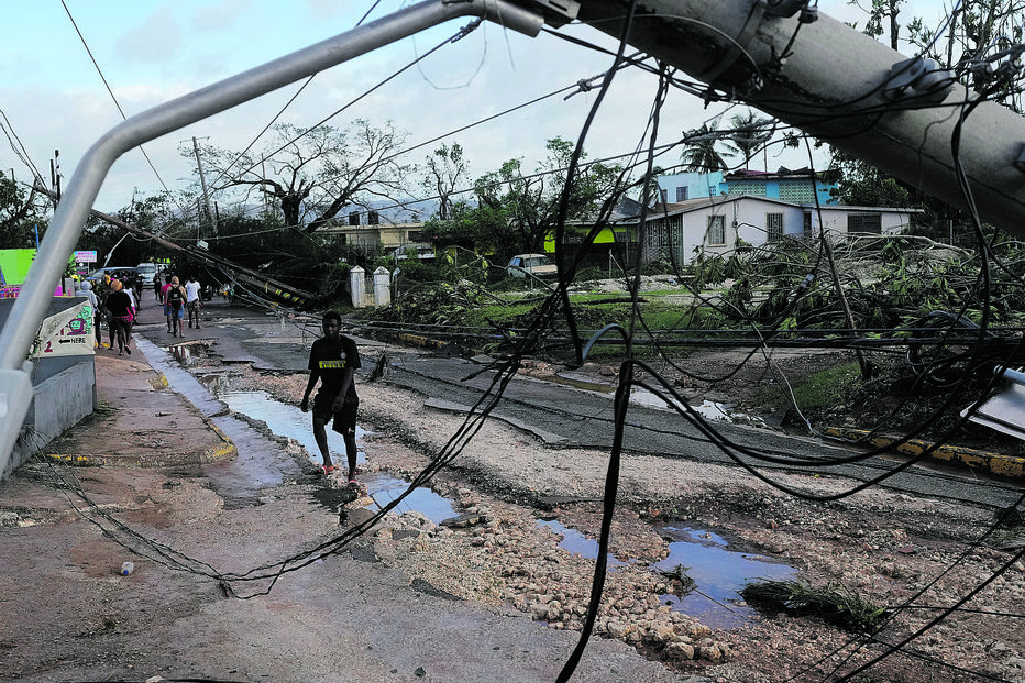 Passagem do furacão Melissa pela Jamaica deixou um rasto de destruição. Governo já pediu ajuda internacional