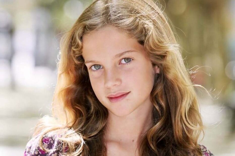 Júlia Palha recebe elogios no aniversário de Ana Cáceres Monteiro