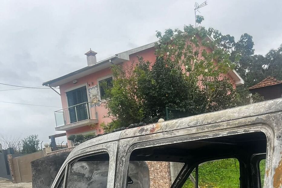 Carrinha encontrada queimada em Grijó